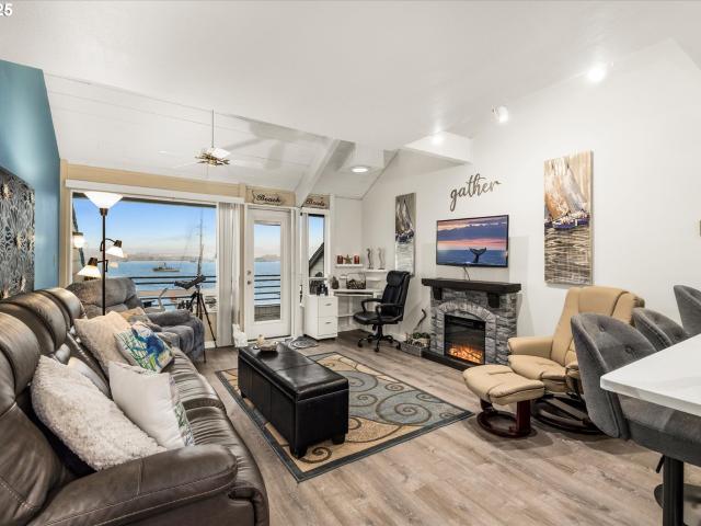1000 se bay blvd # 140