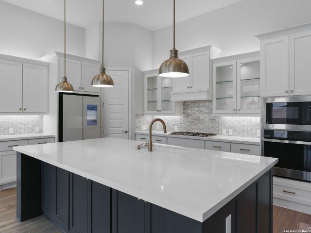 10016 Rebecca Pl, Boerne, TX 78006 | MLS #1954