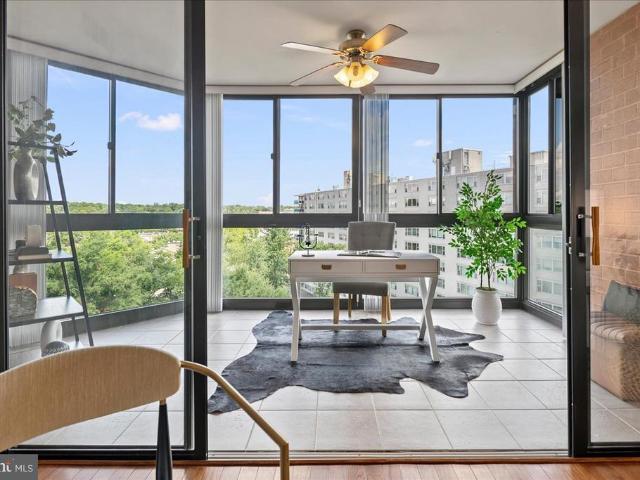 1001 N Randolph Street # 913
