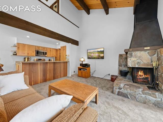 1001 Commonwealth Dr 206, Kings Beach, CA