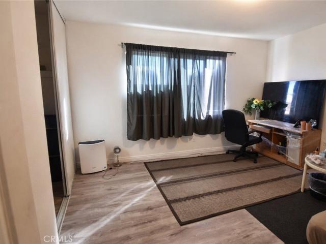 1001 E Grant F4