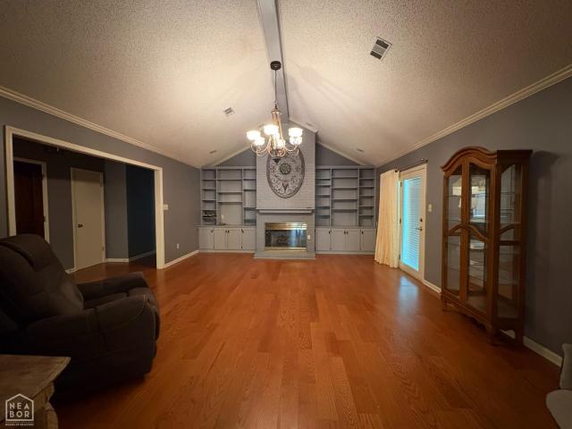 1001 Fernwood
