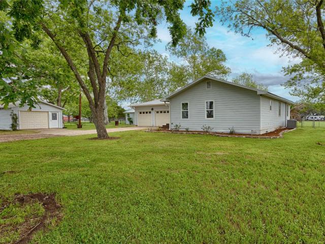 1001 Highway 77, Hallettsville, TX 77964 | MLS #29113