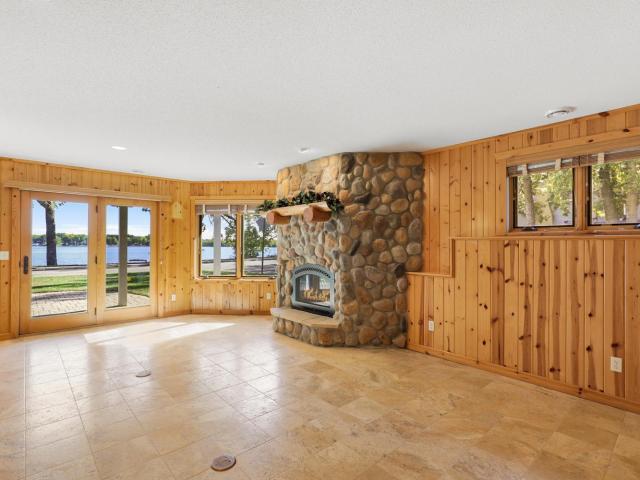 1001 Lakeshore Drive