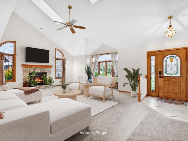 1001 Pebblebrook Courtyard