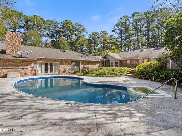 1001 Pinehurst Place