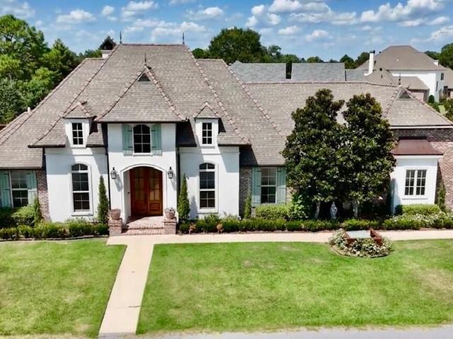 1001 The Lake Dr, Broussard, LA