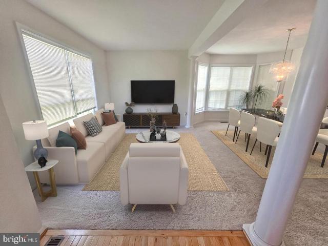 1001 W Viking Court