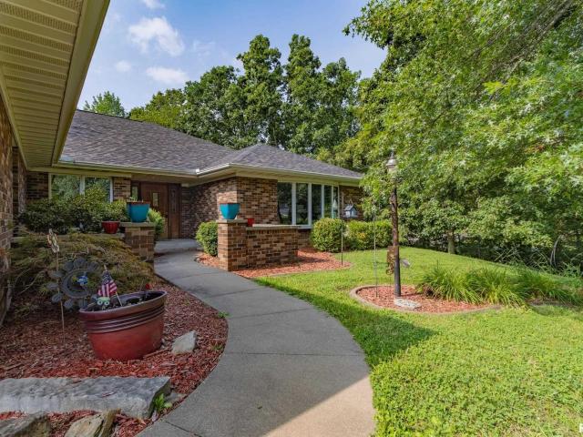 1001 Wigwam Hollow Rd, Macomb, IL