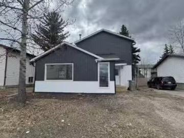 10021 106 Avenue, Grande Prairie, AB, T8V 1J6 house for sale.