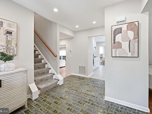 10027 Glenoak Court
