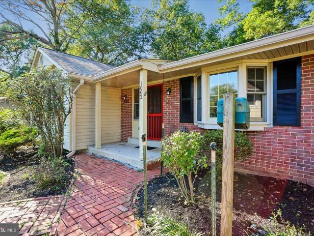1002 Broadmore Circle