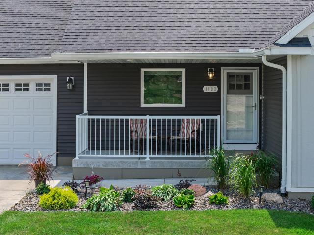 1002 Hay Creek Trail