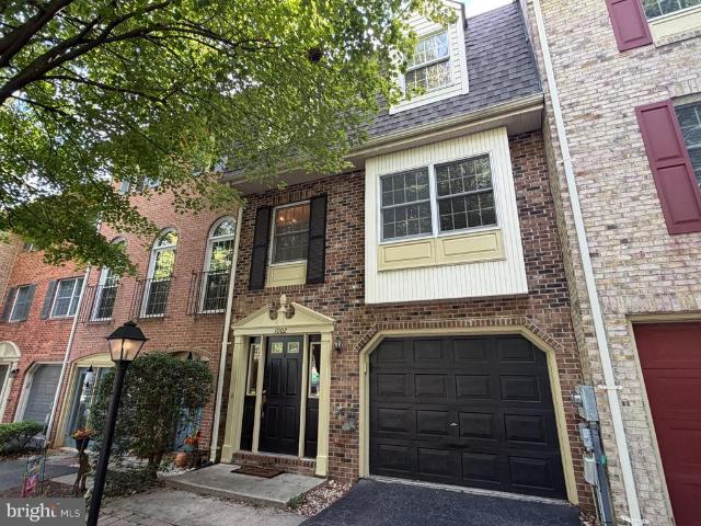 1002 Lindsay Lane
