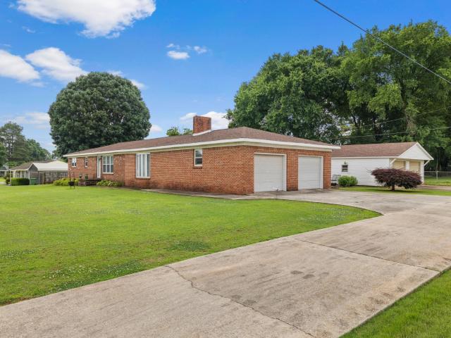 1002 Louise Ave