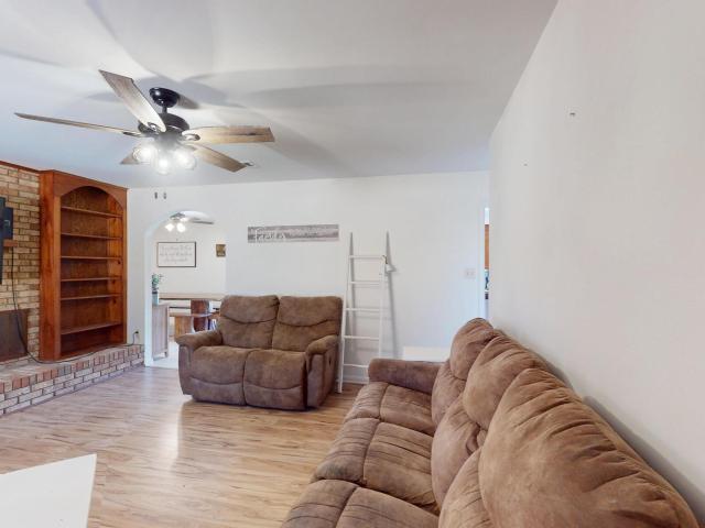 1002 Pecan Lane