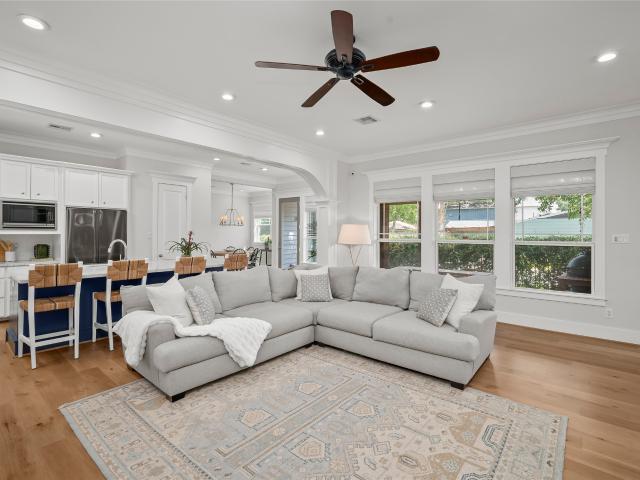 1002 W 41st Street