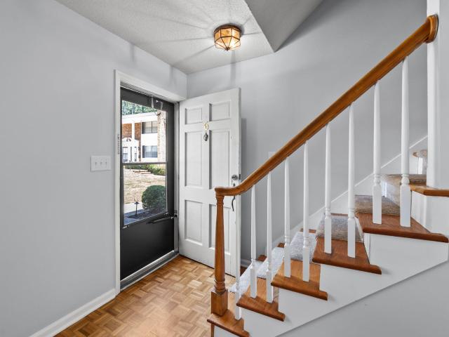 1002 Willow Drive Apt 6
