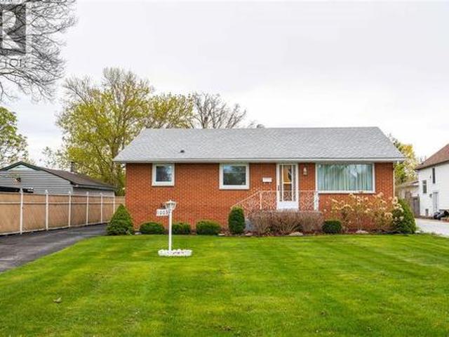 1003 Michigan Avenue, Sarnia, ON, N7T 7B7 house for sale | Listing ID 26020 | Royal LePage