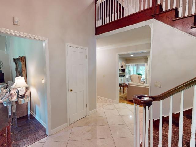 1003 Oakwood Dr