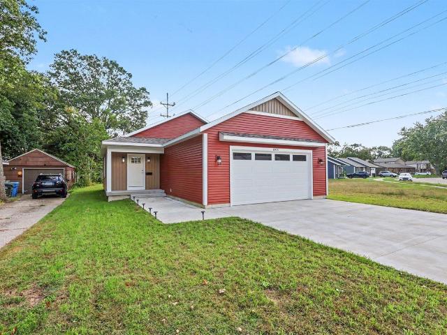 1003 Ducey Avenue