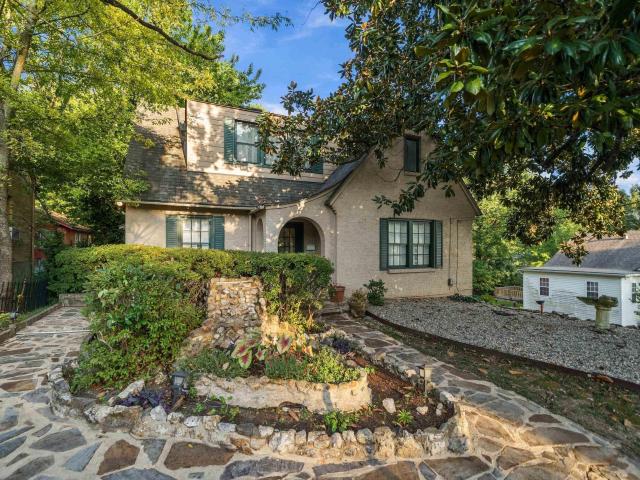 1003 Prospect