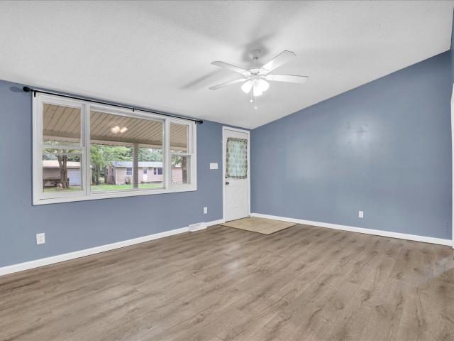 1003 S Pleasantview