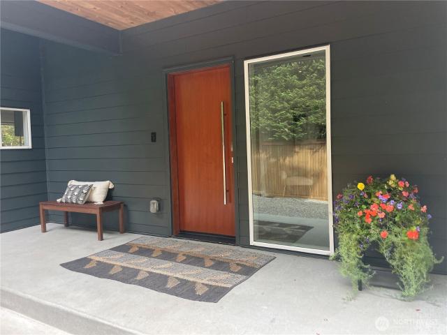 1003 th Avenue SW