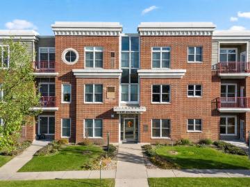 100 4th Avenue N # 208