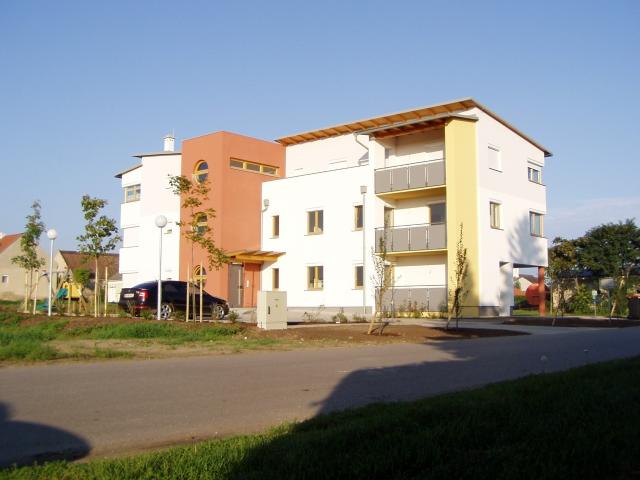 100