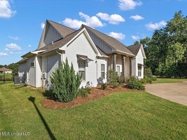100 Camden Lake Drive
