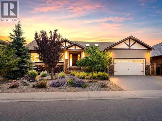 100 Canyoncrest Point West, Lethbridge, AB, T1K 0B4 house for sale | Listing ID A2352 | Royal LePage