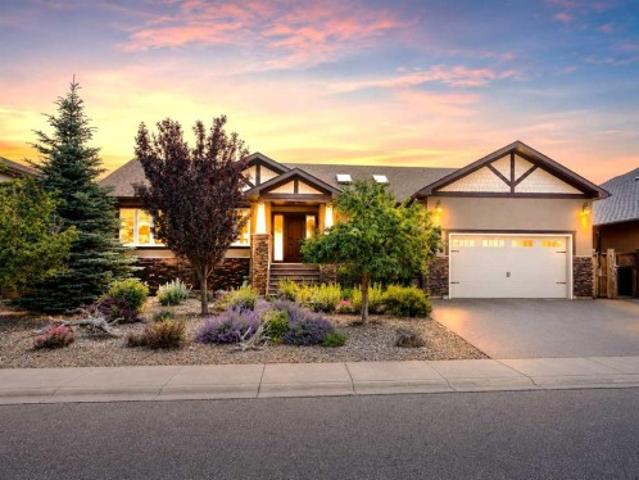 100 Canyoncrest Point West, Lethbridge, AB, T1K 0B4 house for sale | Listing ID A2352 | Royal LePage