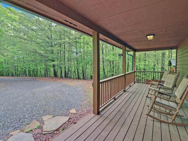 100 Carvers View Trail