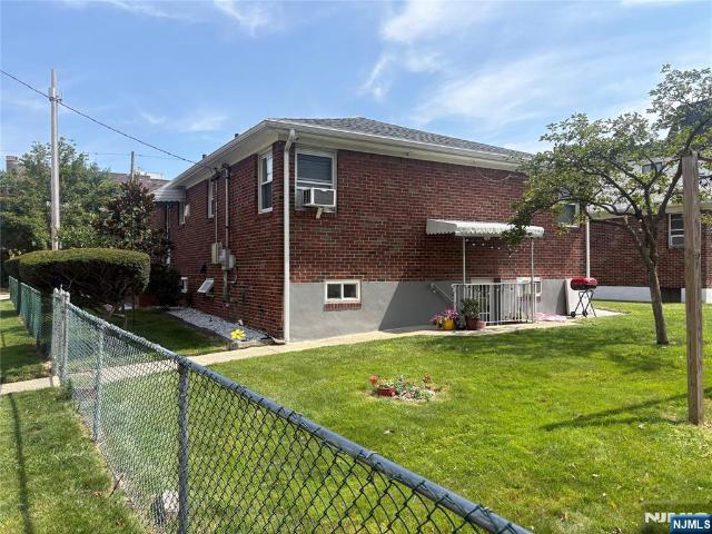100 Crescent Avenue