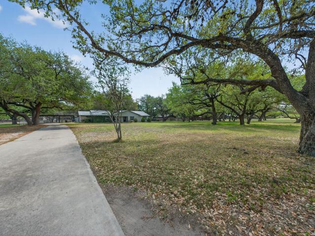 100 Crestline Dr, Pleasanton, TX 78064 | MLS #1953