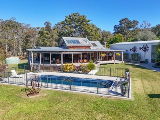 100 ACRES | COUNTRY CHARACTER | SERIOUS INFASTRUCTURE