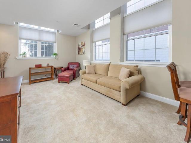 100 Aura Road # 206