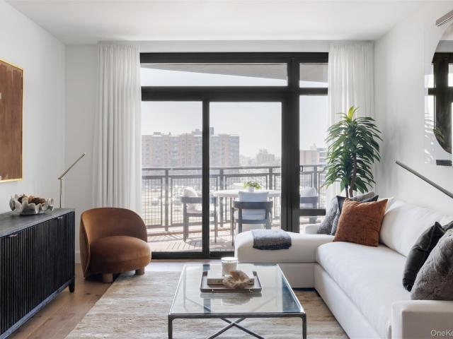100 Boardwalk PH8 A