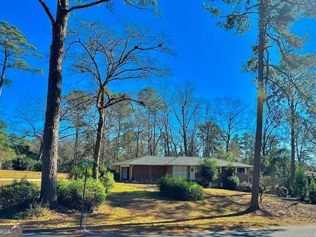 100 Brett Avenue