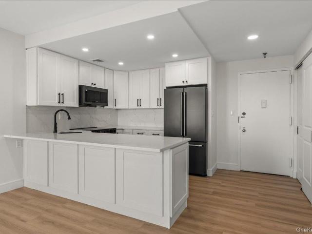 100 Broadway W 4T