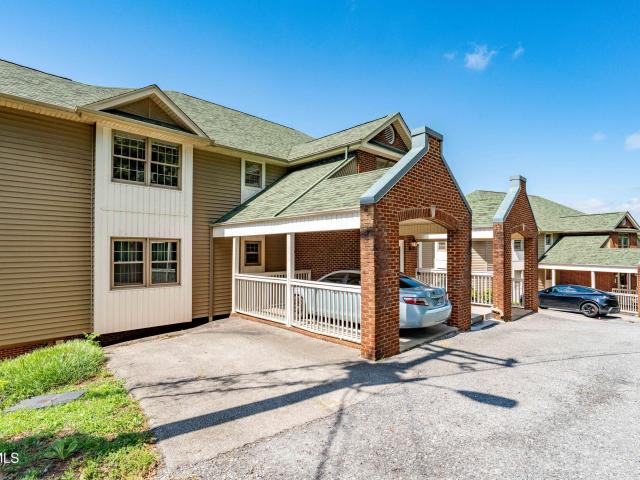 100 Gables Place 206