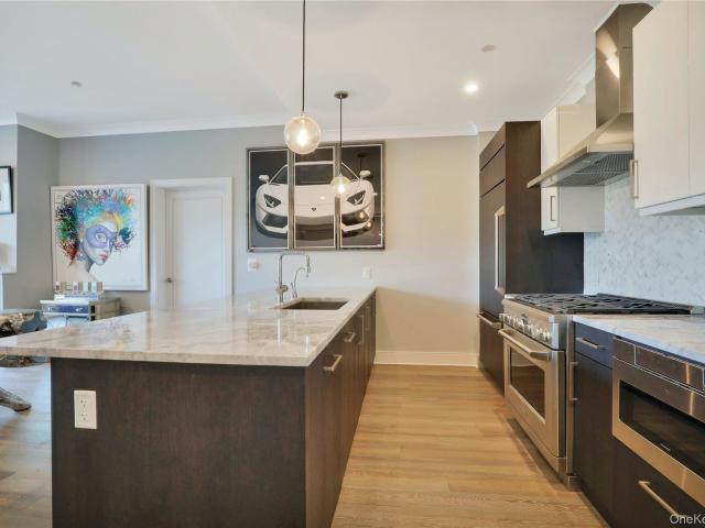 100 Garvies Point Rd, Unit 1327, Glen Cove, NY 11542 | MLS #959973