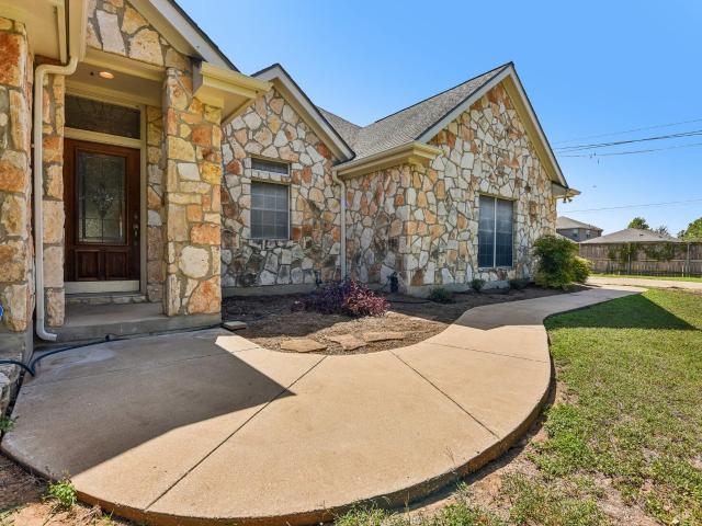 100 Grove Ln