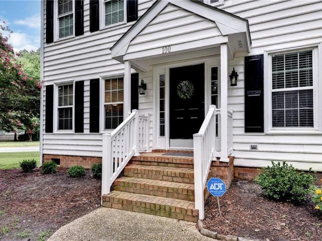 100 E Wedgwood DR