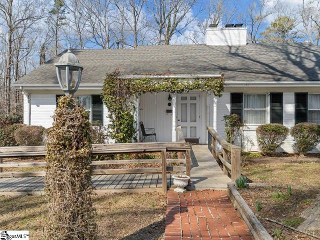 100 Eastwood Avenue