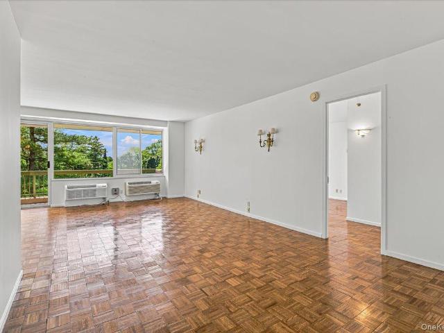 100 Hilton Avenue 417