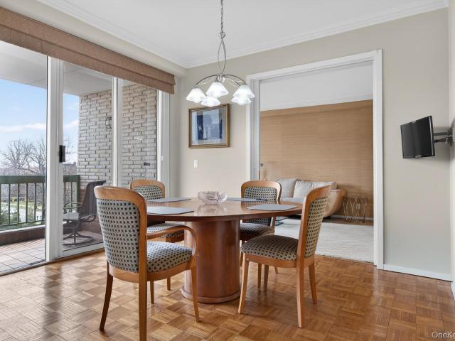 100 Hilton Avenue 601