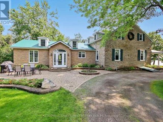 100 Loch End Road, Beckwith, ON, K7C 0S9 house for sale | Listing ID X13482 | Royal LePage
