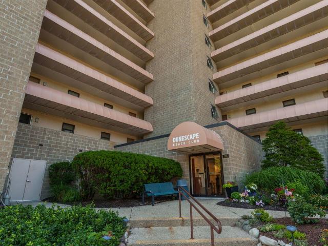 100 Lake Shore Drive #701
